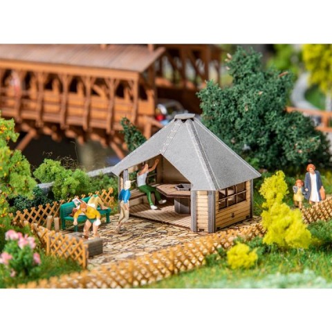 H0 Hut met barbecue -180311