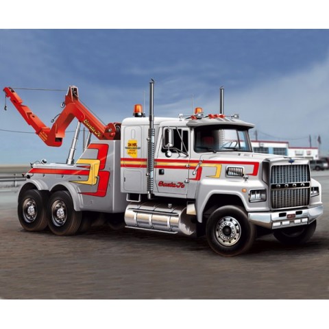 US WRECKER TRUCK