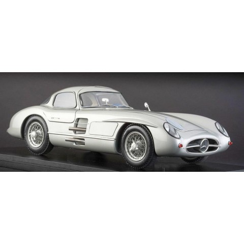 MERCEDES-BENZ 300 SLR UHLENHAUT COUPÉ 1/8 KIT -LE102