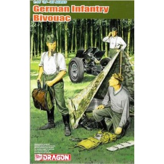 German Infantry Bivouac (3 Figures Set with Zeltbahn) -6695
