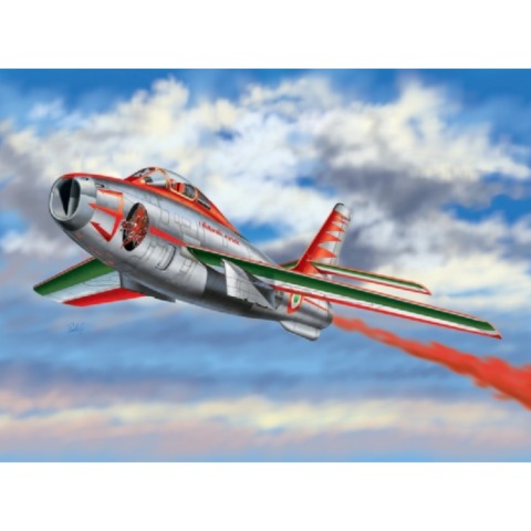 F - 84F Thunderstreak -2703