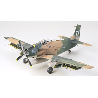 Douglas A-1J Skyraider USAF  -61073