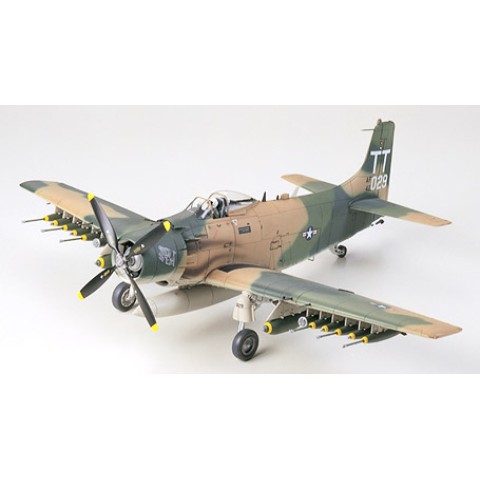 Douglas A-1J Skyraider USAF  -61073