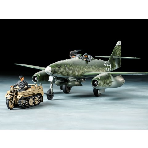 Me262A-2A & Kettenkraftrad