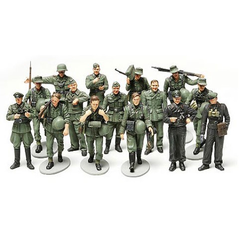 WWII German Infantry on Manuevers -32530