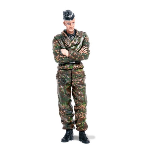Shooter Standing -222285116