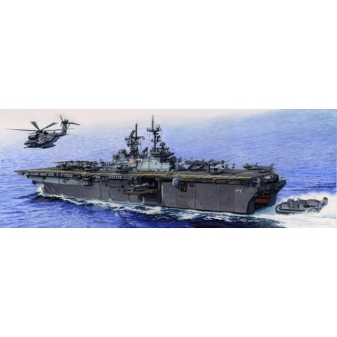 USS Iwo Jima LHD-7 Amphibious Assault Ship -05615
